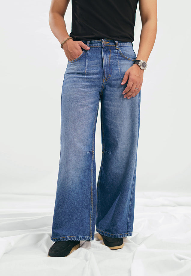 Wide Leg Pleated Jeans - Mid Blue