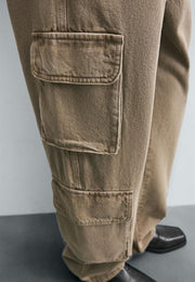 Hi-Rise Straight Fit Cargo Jeans - Sand Wash