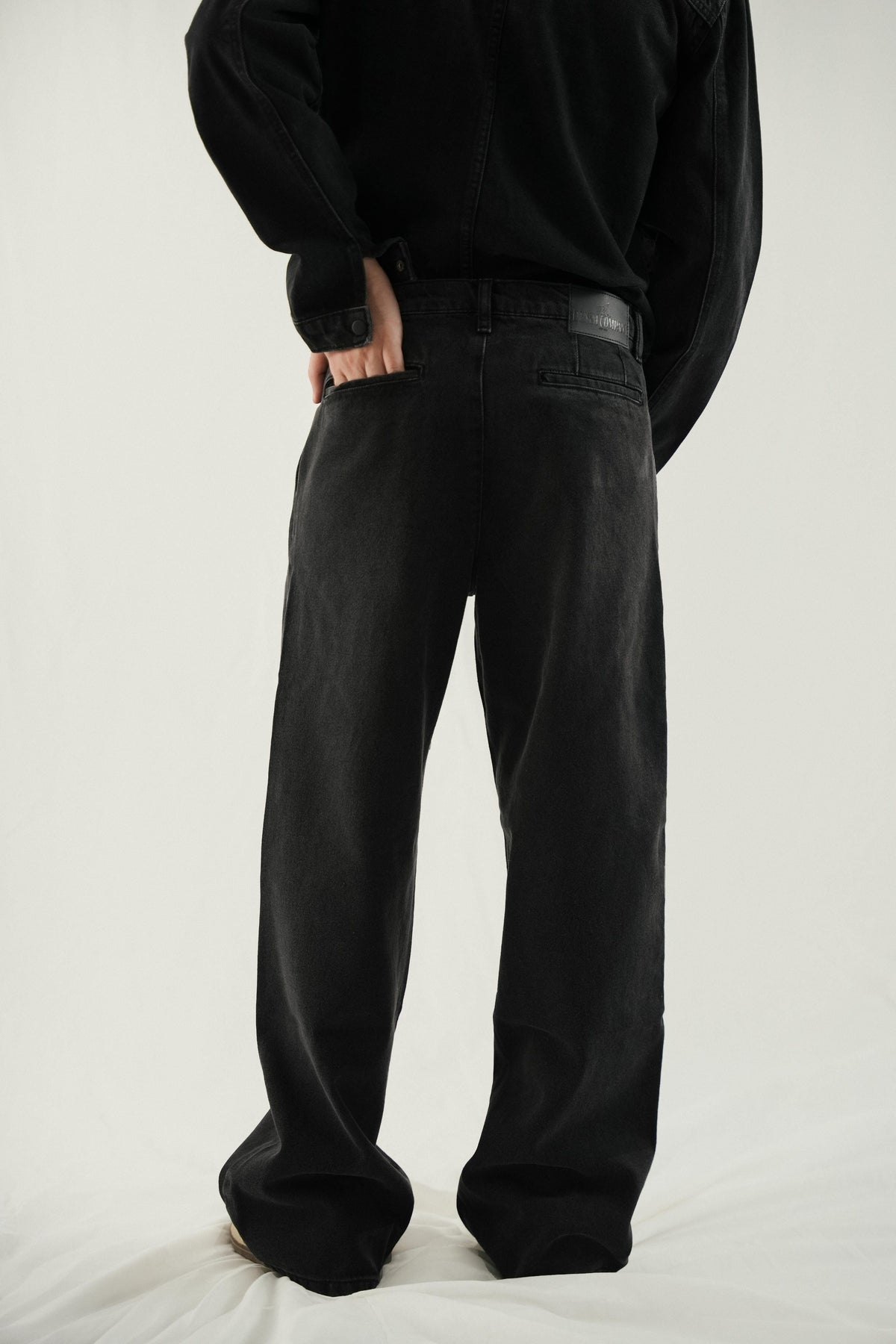 Pleated Baggy Denim Trousers - Stone Wash