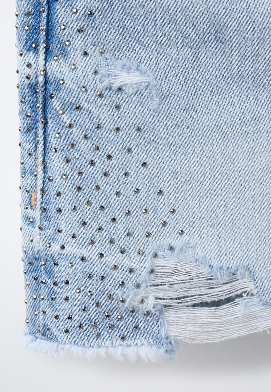 RIPPED STUDDED DENIM SHORT - BLUE