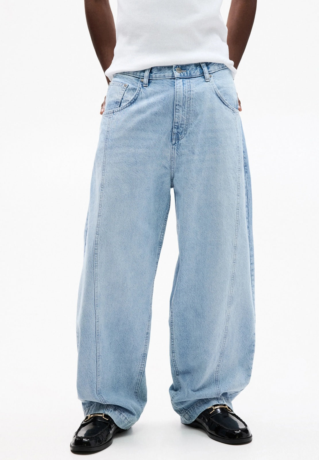 Barrel Fit Jeans - Light Blue